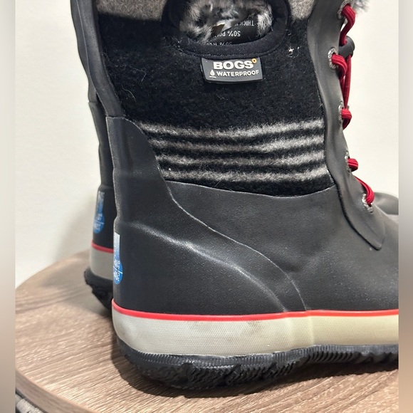 Bogs Arcata Cozy Plaid Winter Boots - Picture 4 of 12